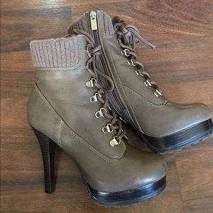 jennifer lopez,  Brown Combat Boots